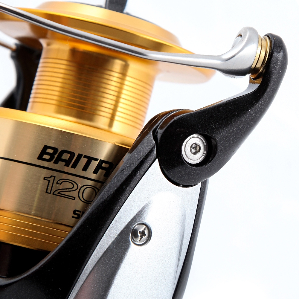 Shimano Baitrunner D Reel Close Up 1